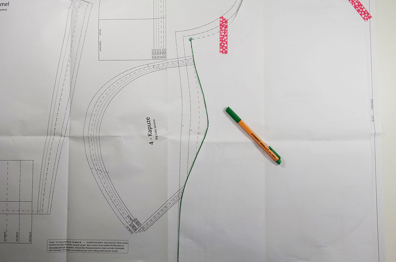 Seitenlinie des Vorderteiles auf das rückwärtige Teil übertragen