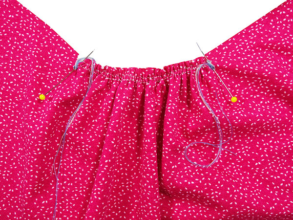 Halsausschnitt einkräuseln