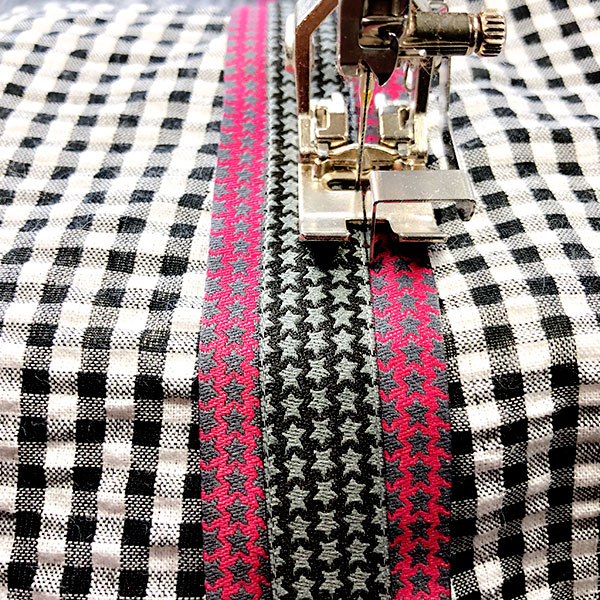 Seitenstreifen aus Webband aufnähen