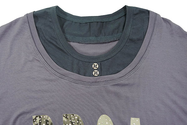 Shirt mit neuem Halseinsatz.