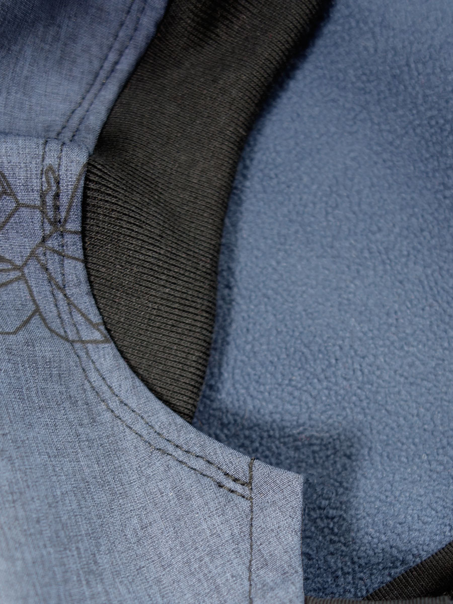 Kapuze mit Bündchen absetzen