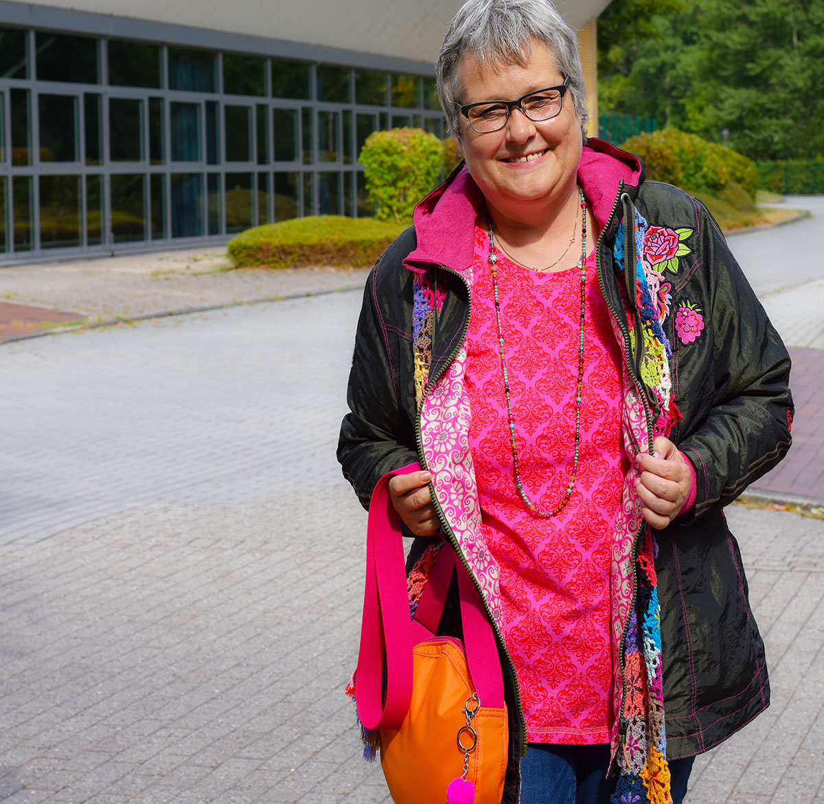 Jacken für große Größen nähen – Mit auffälligen Akzenten die Blicke lenken