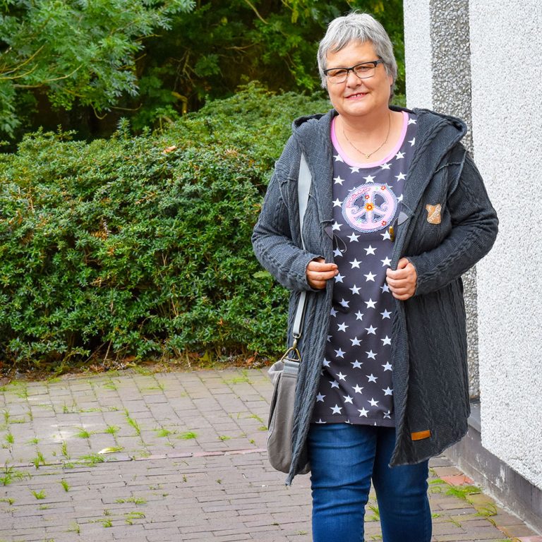 Strickmantel/-jacke für große Größen nähen – die besten Tipps