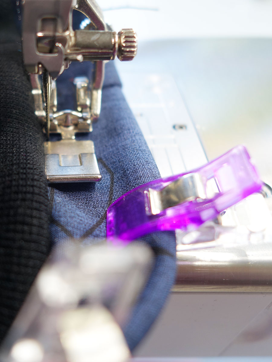 Innenliegende Bündchen an Ärmel nähen