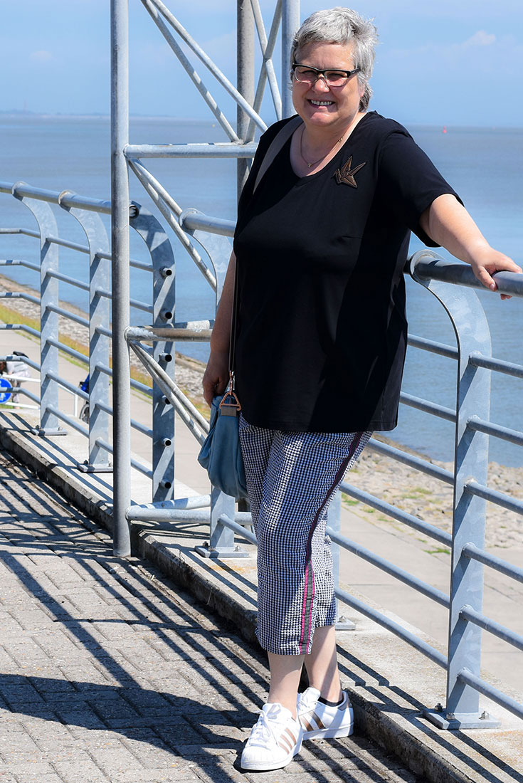 Sommerhose mit Seitenstreifen