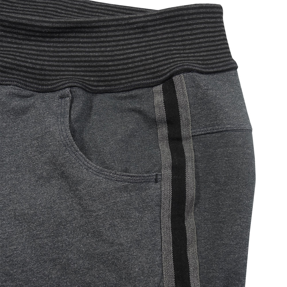 Seitenstreifen auf Hosen nähen - Format-naehen-de