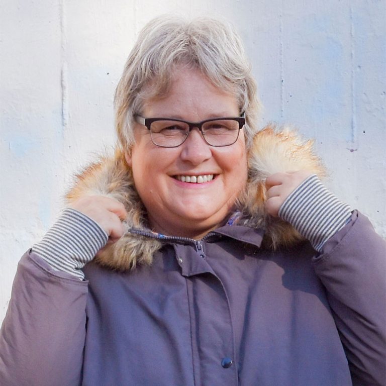 Plus Size Parka mit Fellkapuze selbernähen – Tipps und Tricks