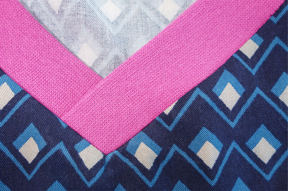 Überlappender V-Ausschnitt mit Video