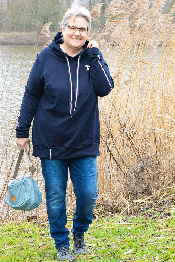 Blusenshirt-Schnittmusterkonzept als Hoodie genäht