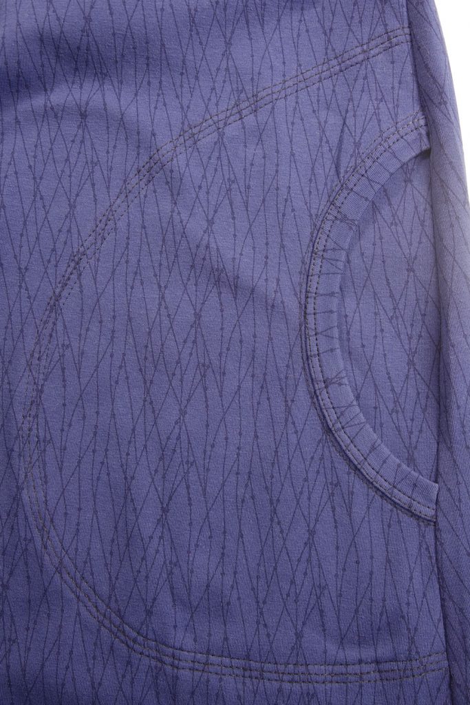 Mit Nahtband verstärkte Tasche