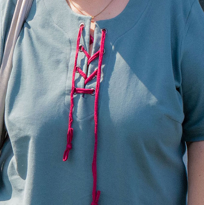 Workbook: Halsausschnitt mit Schlitz nähen